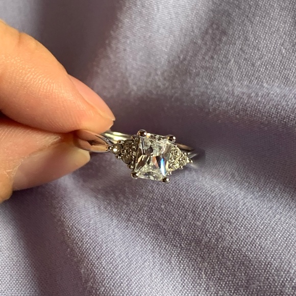 NWT Sterling Silver Ring - Picture 2 of 4